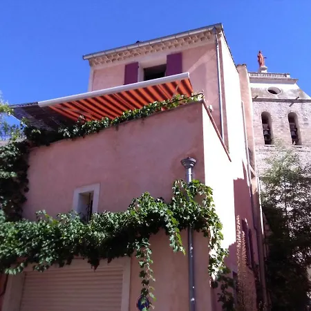 La Maison Derriere La Fontaine * 布依斯·莱斯·巴罗尼