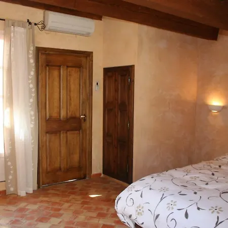 La Maison Derriere La Fontaine * 布依斯·莱斯·巴罗尼